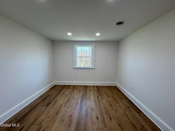 $2,500 | 675 Mac Elroy Road, Clifton Park, NY 12019