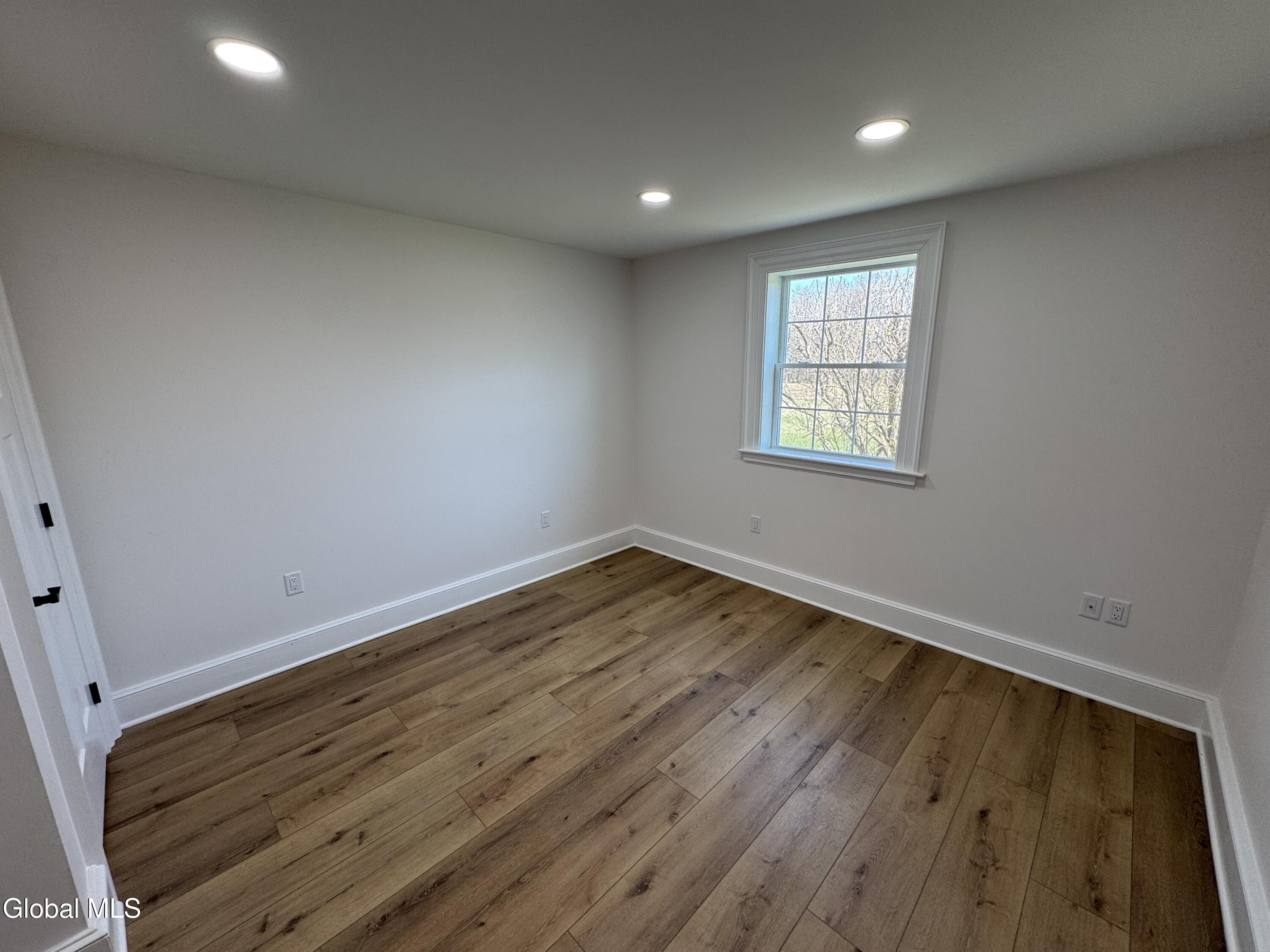 675 Mac Elroy Road Clifton Park, NY 12019 - Photo 45 of 54 Recess Lighting