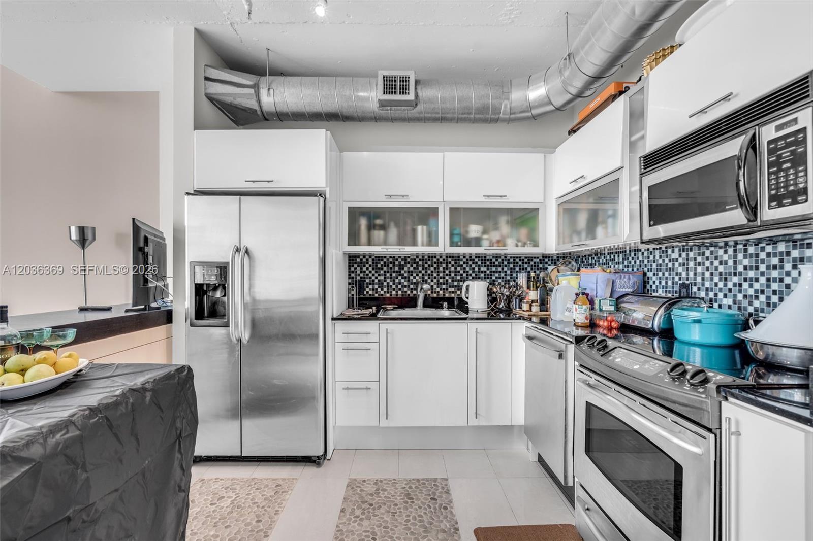 690 Southwest 1st Court, Unit PHII16 Miami, FL 33130 - Photo 4 of 32