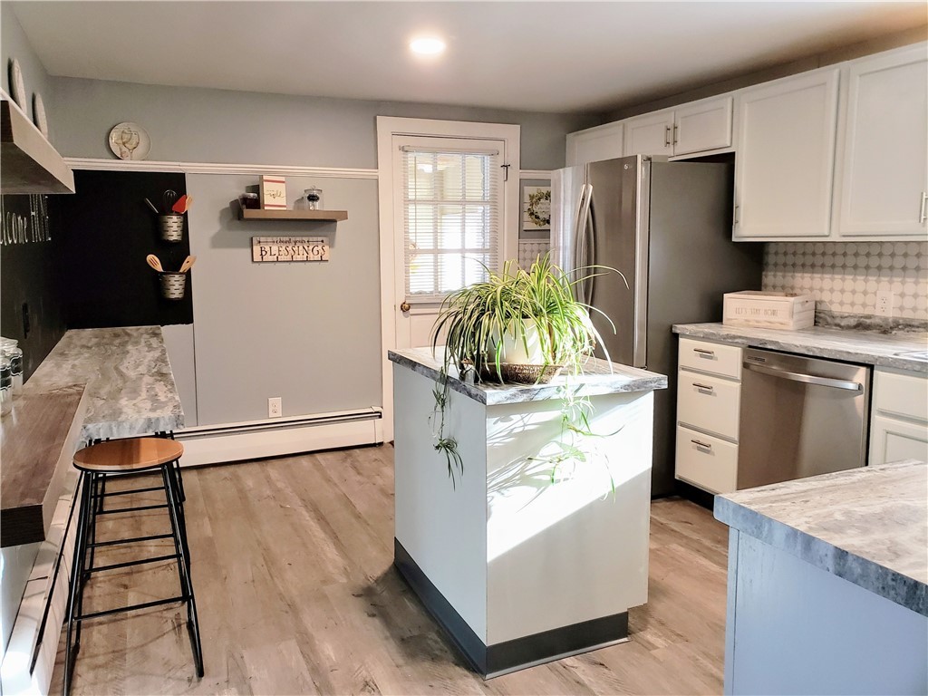 386 South County Trail Exeter, RI 02822 - Photo 4 of 13 Kitchen