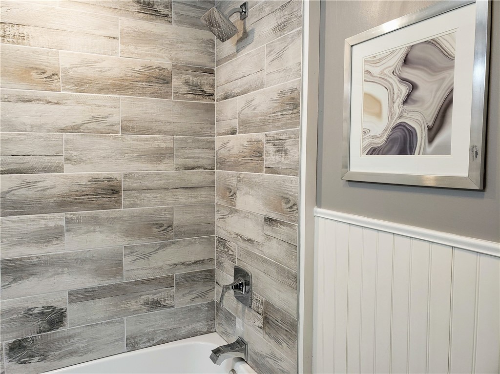 386 South County Trail Exeter, RI 02822 - Photo 8 of 13 Bathroom