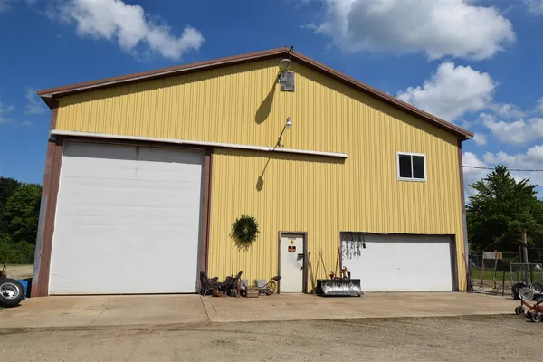 $375,000 | 71627 County Road 681, Lawrence, MI 49064