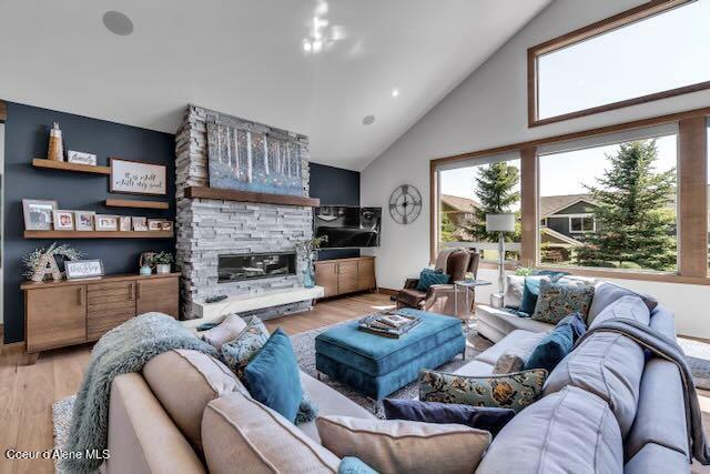 L4-b10 North Walden Loop Rathdrum, ID 83858 - Photo 7 of 48 7 Living Room.jpg-FULL