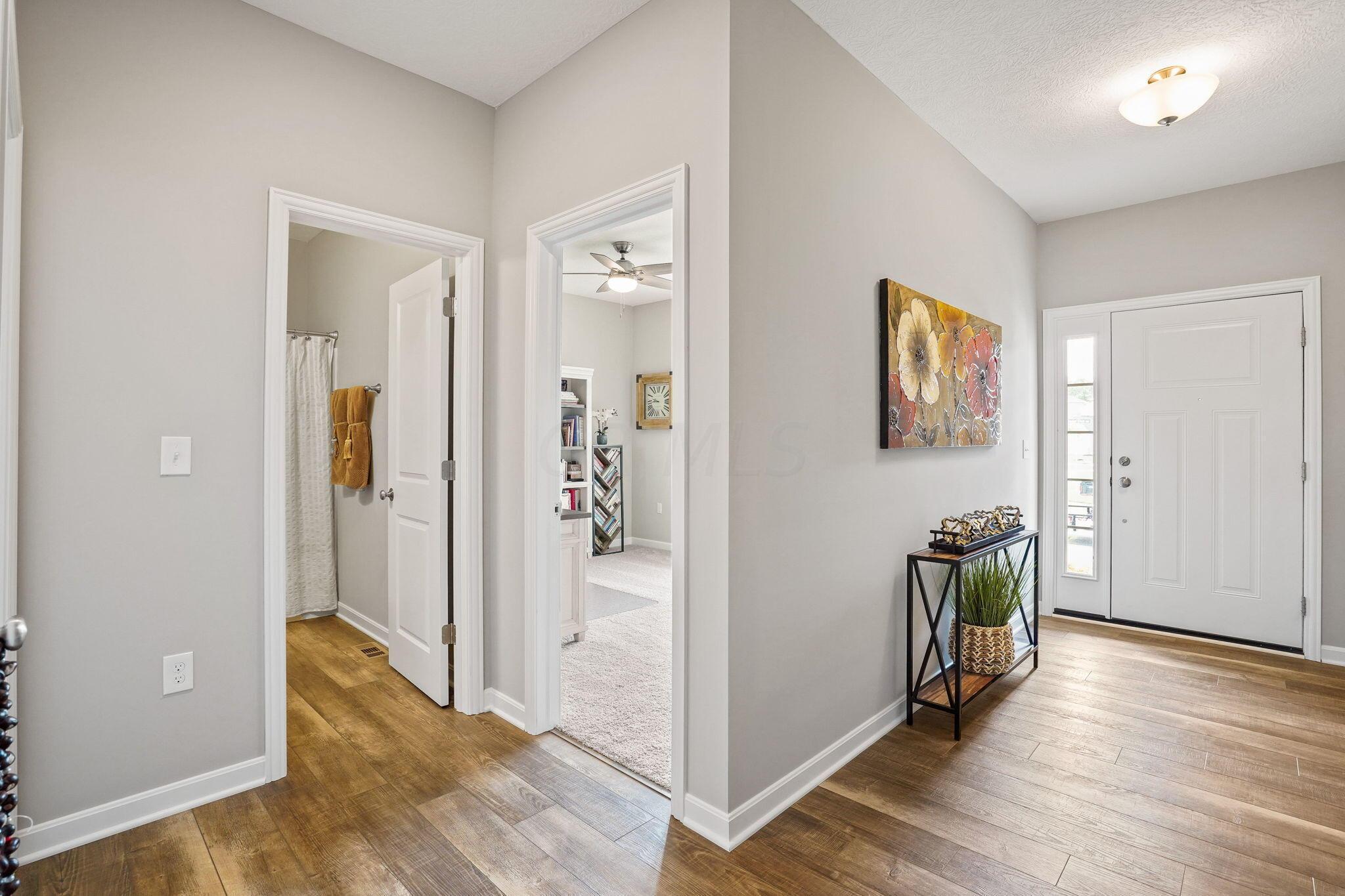 420 Colonial Club Road Commercial Point, OH 43116 - Photo 9 of 66 9-web-or-mls-DSC06287