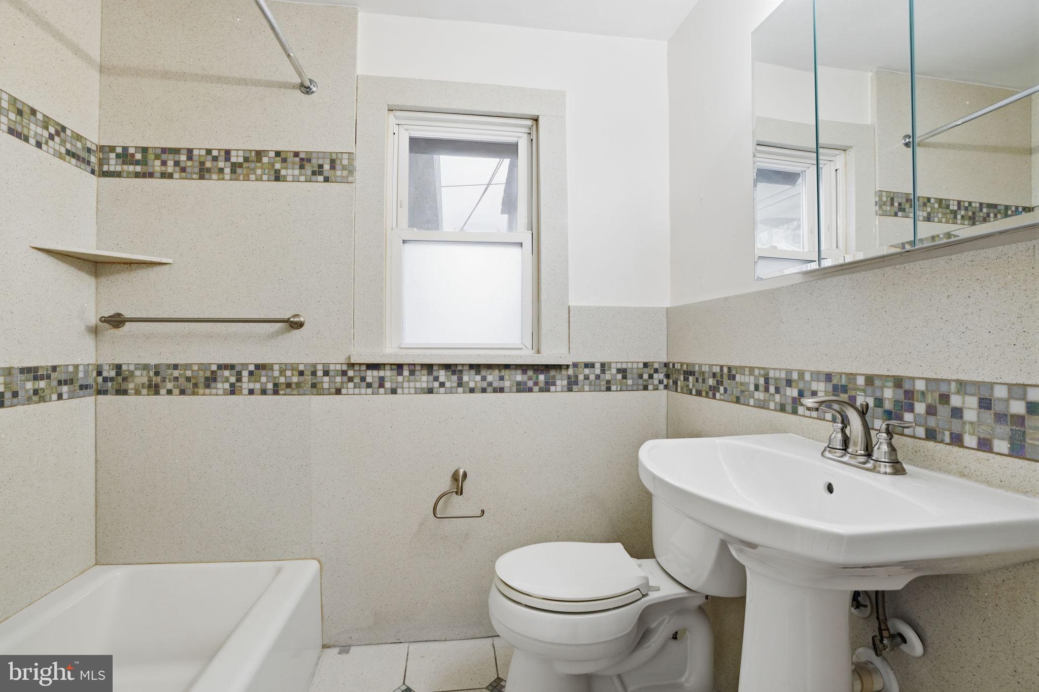 112 North Whitehall Road Norristown, PA 19403 - Photo 17 of 28