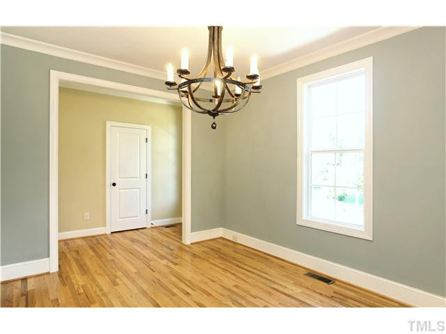 2741 Oberlin Road, Unit 105 Raleigh, NC 27608 - Photo 2 of 8 Dining Room