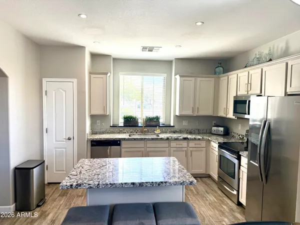 $3,100 | 3708 East Kerry Lane, Phoenix, AZ 85050