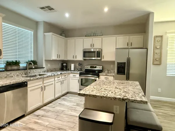 $3,350 | 3708 East Kerry Lane, Phoenix, AZ 85050