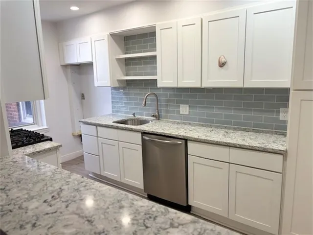 $349,900 | 601 79th Street, Unit E20 | Bay Ridge