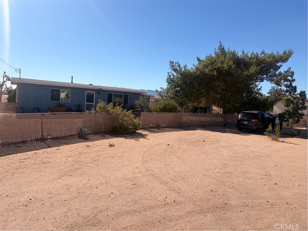 10623 4th Hesperia, CA 92345 - Photo 3 of 54