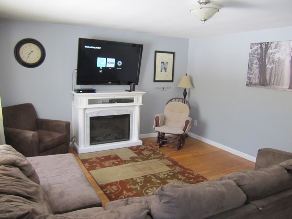 52 Forrest Road Westford, MA 01886 - Photo 2 of 20 Gallery Image 2