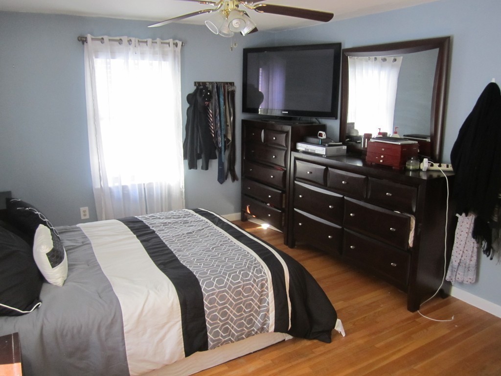 52 Forrest Road Westford, MA 01886 - Photo 8 of 20 Gallery Image 8