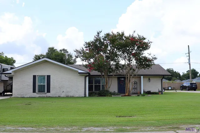 $299,500 | 300 Estate Drive, Houma, LA 70364
