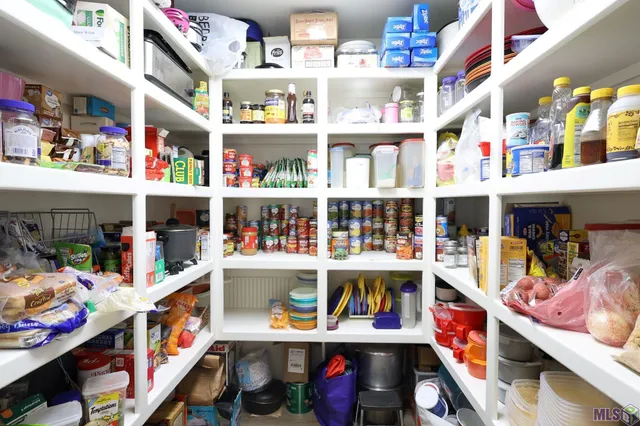 $299,500 | 300 Estate Drive, Houma, LA 70364