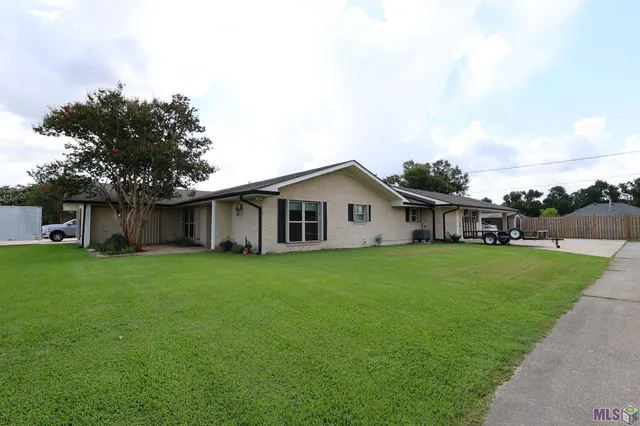 $299,500 | 300 Estate Drive, Houma, LA 70364