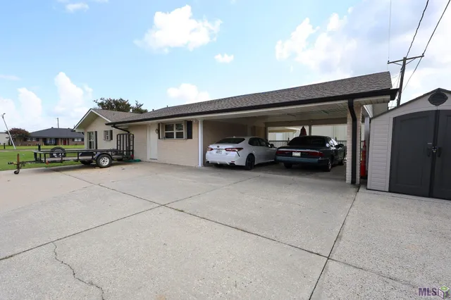$299,500 | 300 Estate Drive, Houma, LA 70364