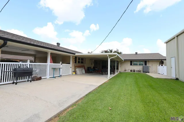 $299,500 | 300 Estate Drive, Houma, LA 70364