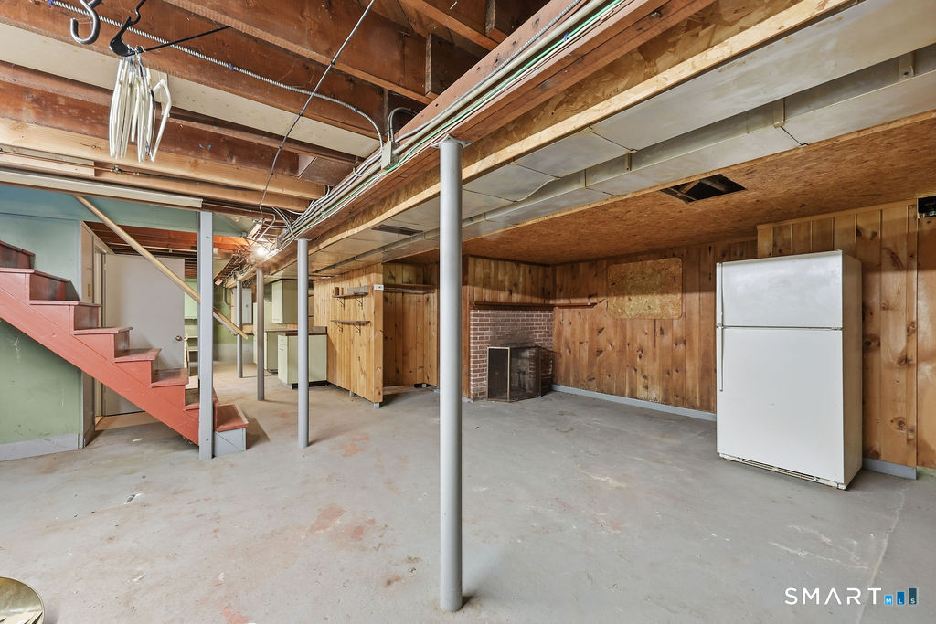 630 South Elm Street Wallingford, CT 06492 - Photo 25 of 30 a view of a garage