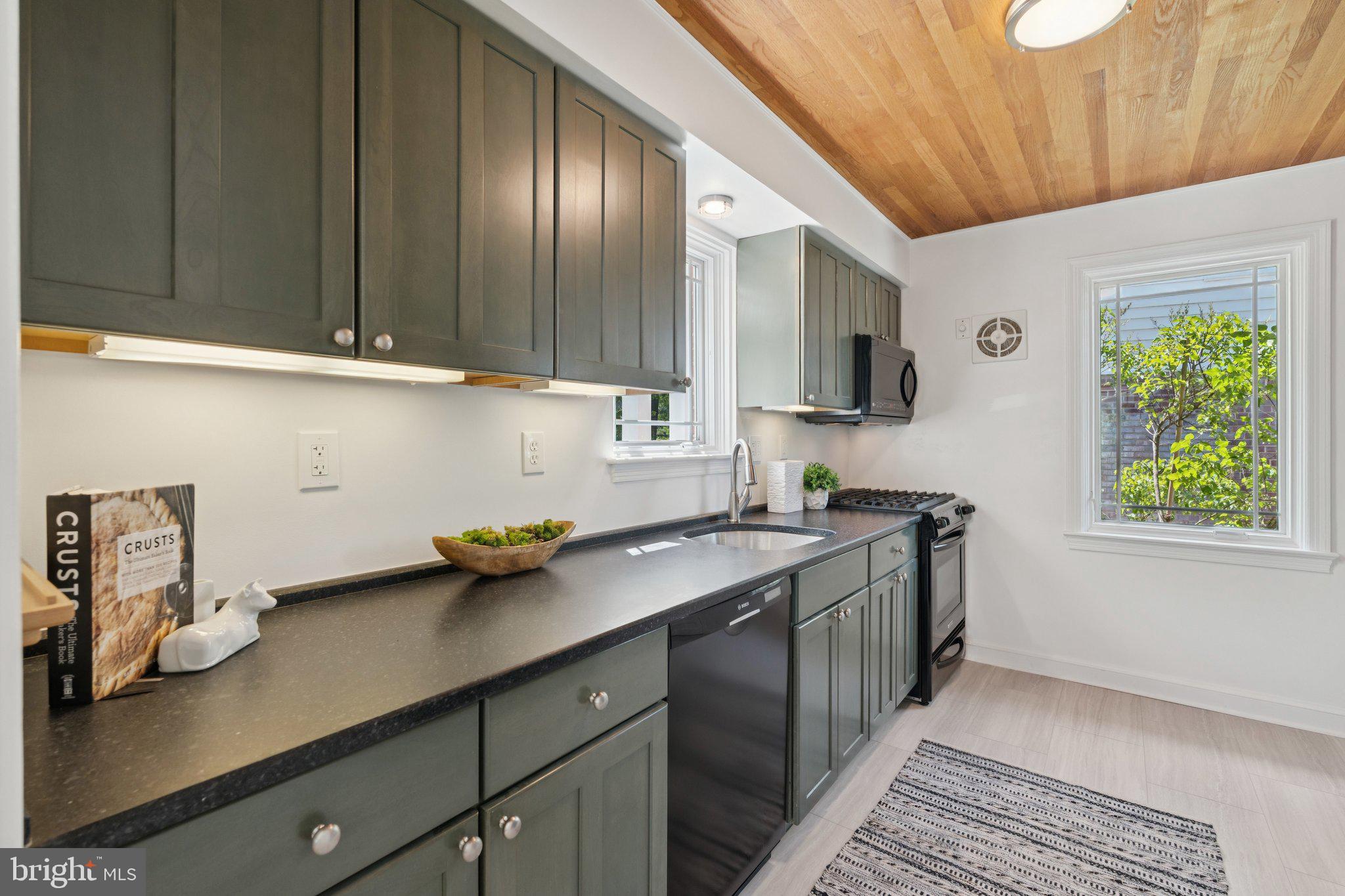 7808 Boston Avenue Silver Spring, MD 20910 - Photo 12 of 39 Kitchen