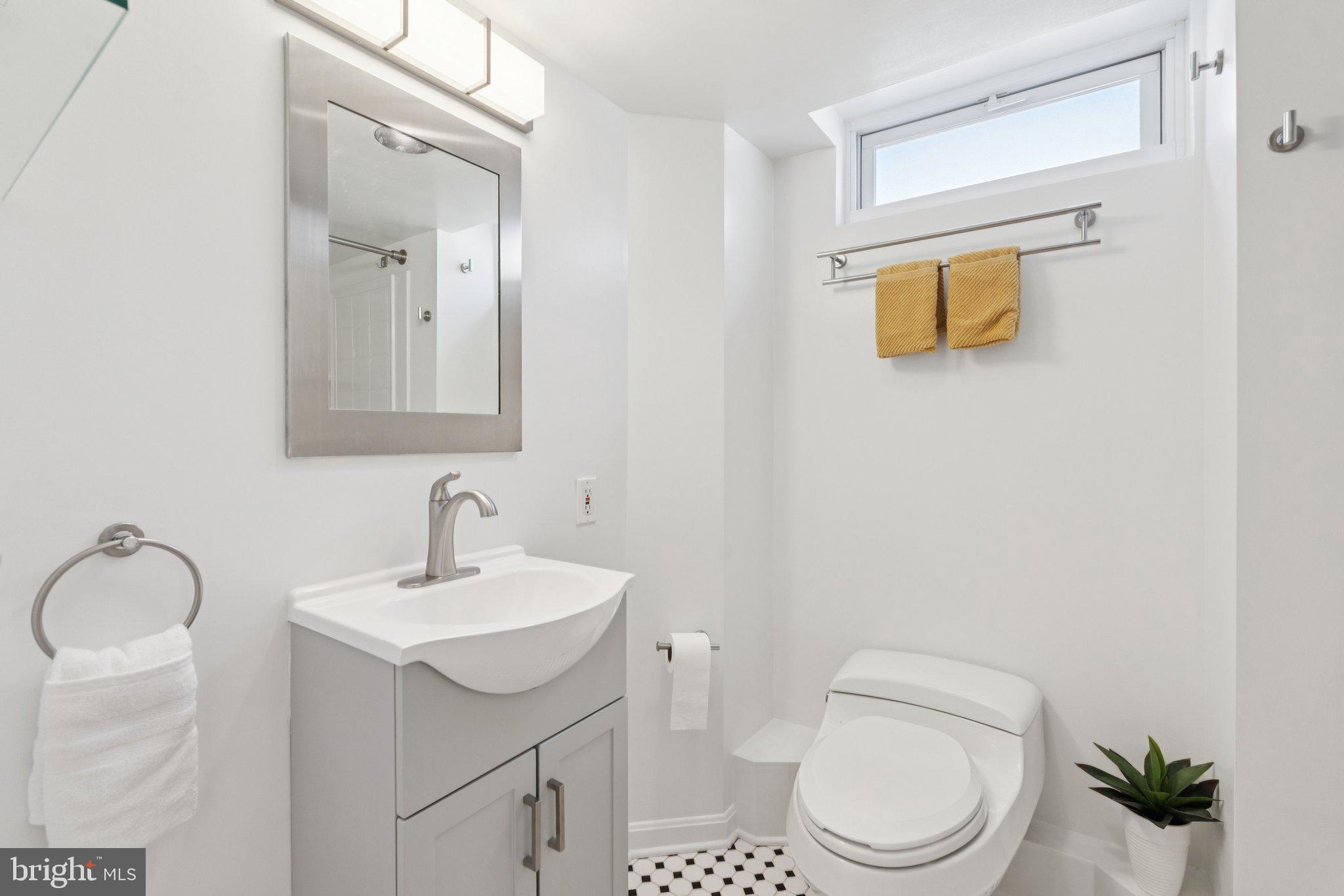 7808 Boston Avenue Silver Spring, MD 20910 - Photo 31 of 39 Full Bathroom