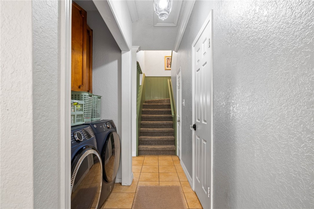 3025 Quail Springs Road, Unit B11 Corpus Christi, TX 78414 - Photo 7 of 20 a view of walk in closet with clothes