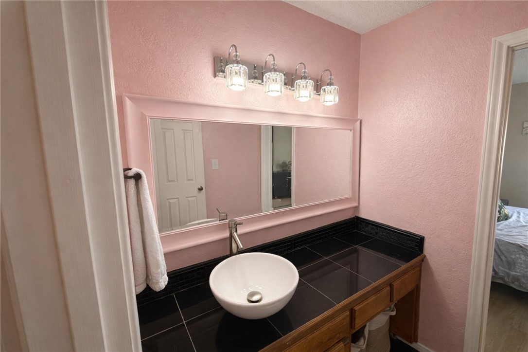 3025 Quail Springs Road, Unit B11 Corpus Christi, TX 78414 - Photo 9 of 20