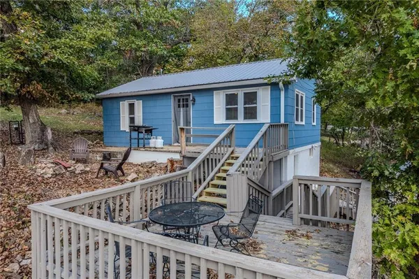 $260,000 | 28253 West Cove Drive, Lincoln, MO 65338