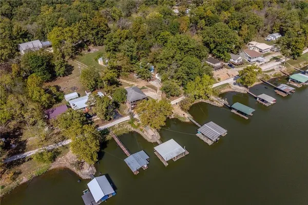 $255,000 | 28253 West Cove Drive, Lincoln, MO 65338