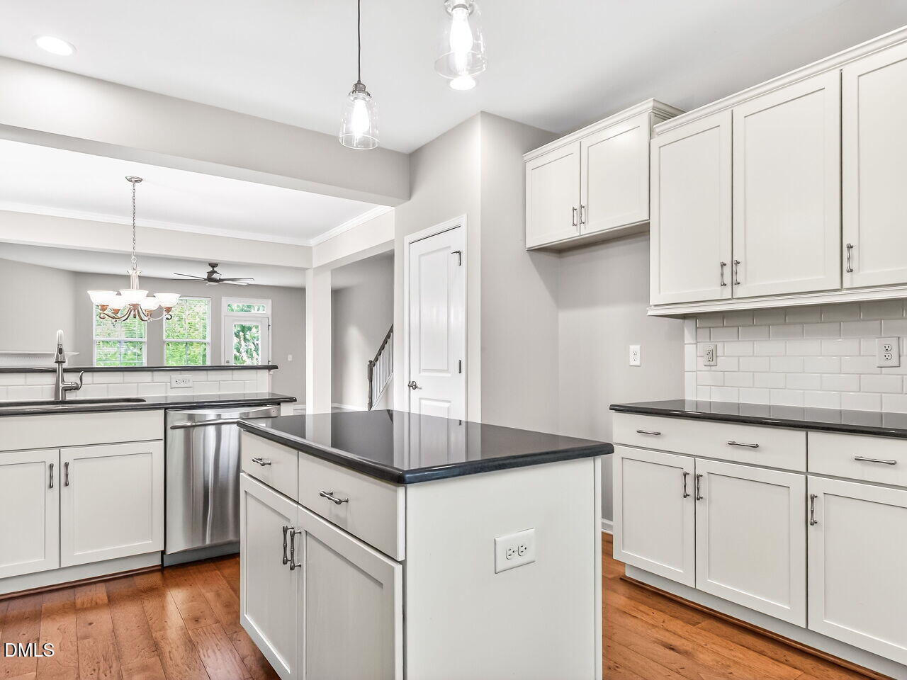 5617 Wade Park Boulevard Raleigh, NC 27607 - Photo 14 of 31 014-1280x960-kitchen