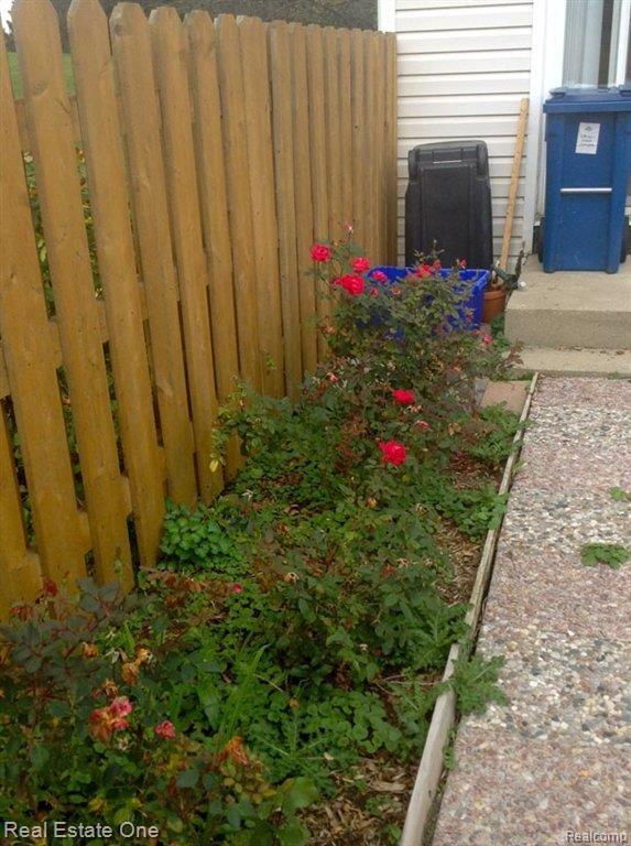 1225 Miniature Court, Unit 22 Rochester, MI 48307 - Photo 13 of 19 ROSE GARDEN
