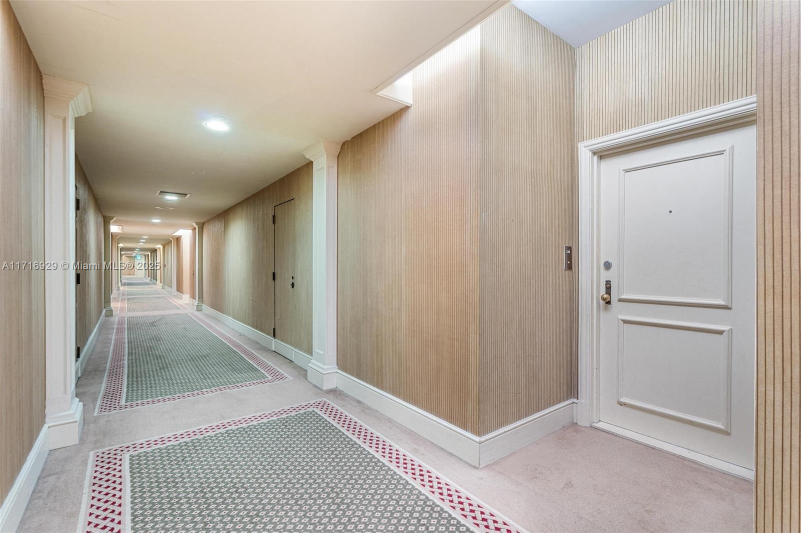 151 Crandon Boulevard, Unit 534 Key Biscayne, FL 33149 - Photo 41 of 49 a view of a hallway