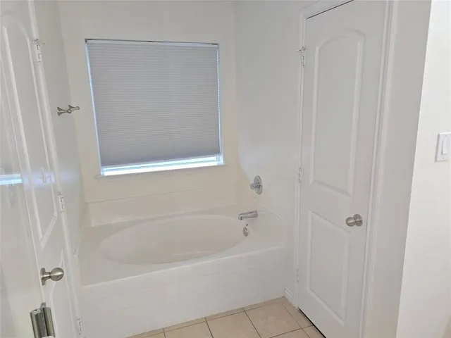 $1,850 | 124 Bridlewood Street, Azle, TX 76020