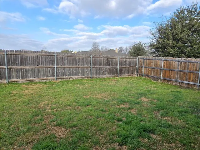 $1,850 | 124 Bridlewood Street, Azle, TX 76020