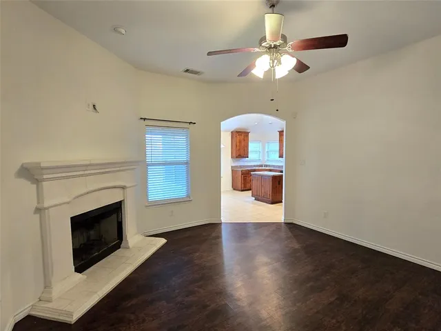 $1,850 | 124 Bridlewood Street, Azle, TX 76020