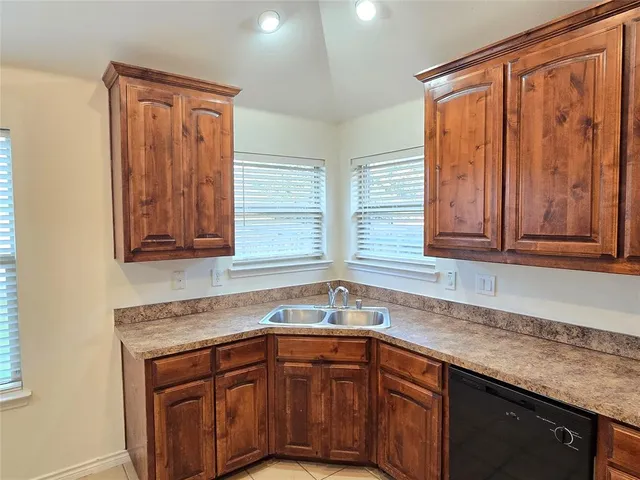 $1,850 | 124 Bridlewood Street, Azle, TX 76020