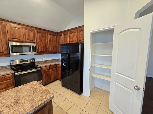 $1,850 | 124 Bridlewood Street, Azle, TX 76020