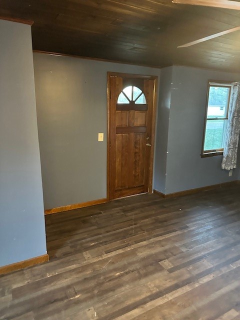 802 Driving Park Avenue Arcadia, NY 14513 - Photo 8 of 14 Living room/front door