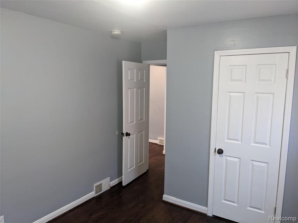 10033 Patton Street Detroit, MI 48228 - Photo 25 of 28