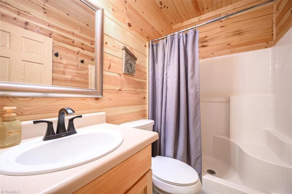 87 Prater Cove Road Franklin, NC 28734 - Photo 20 of 35