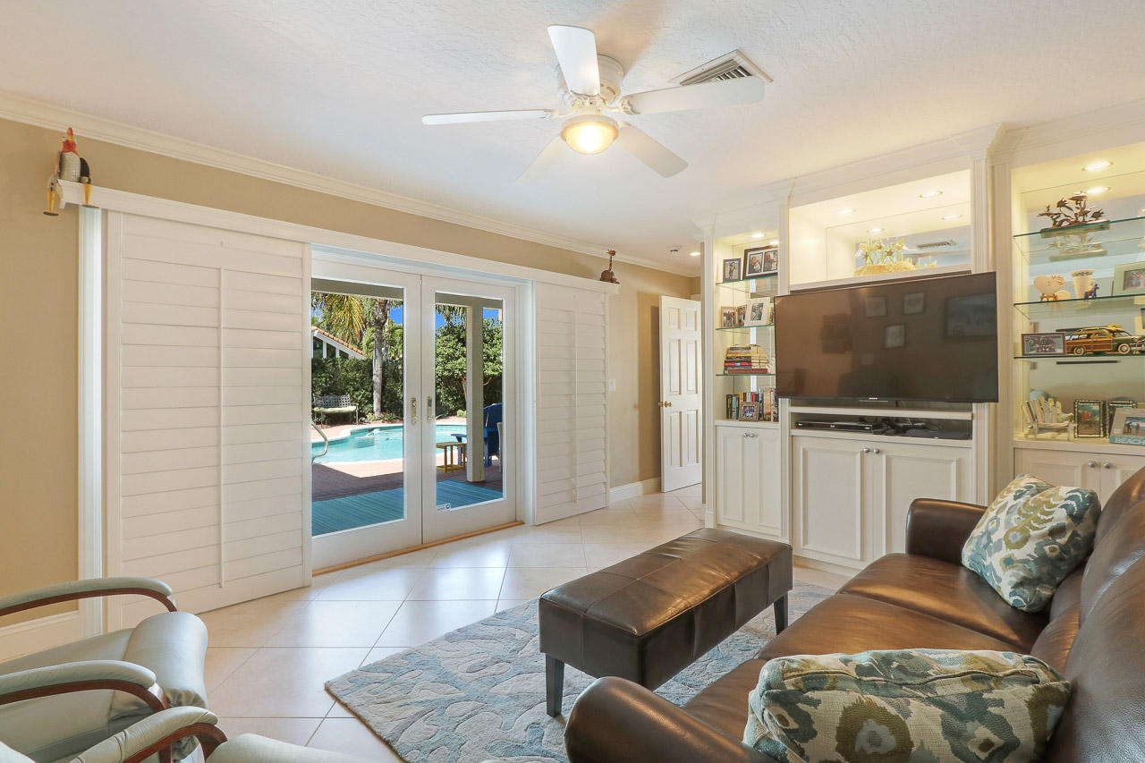 112 Bluefish Circle Jupiter, FL 33477 - Photo 13 of 28 Family room
