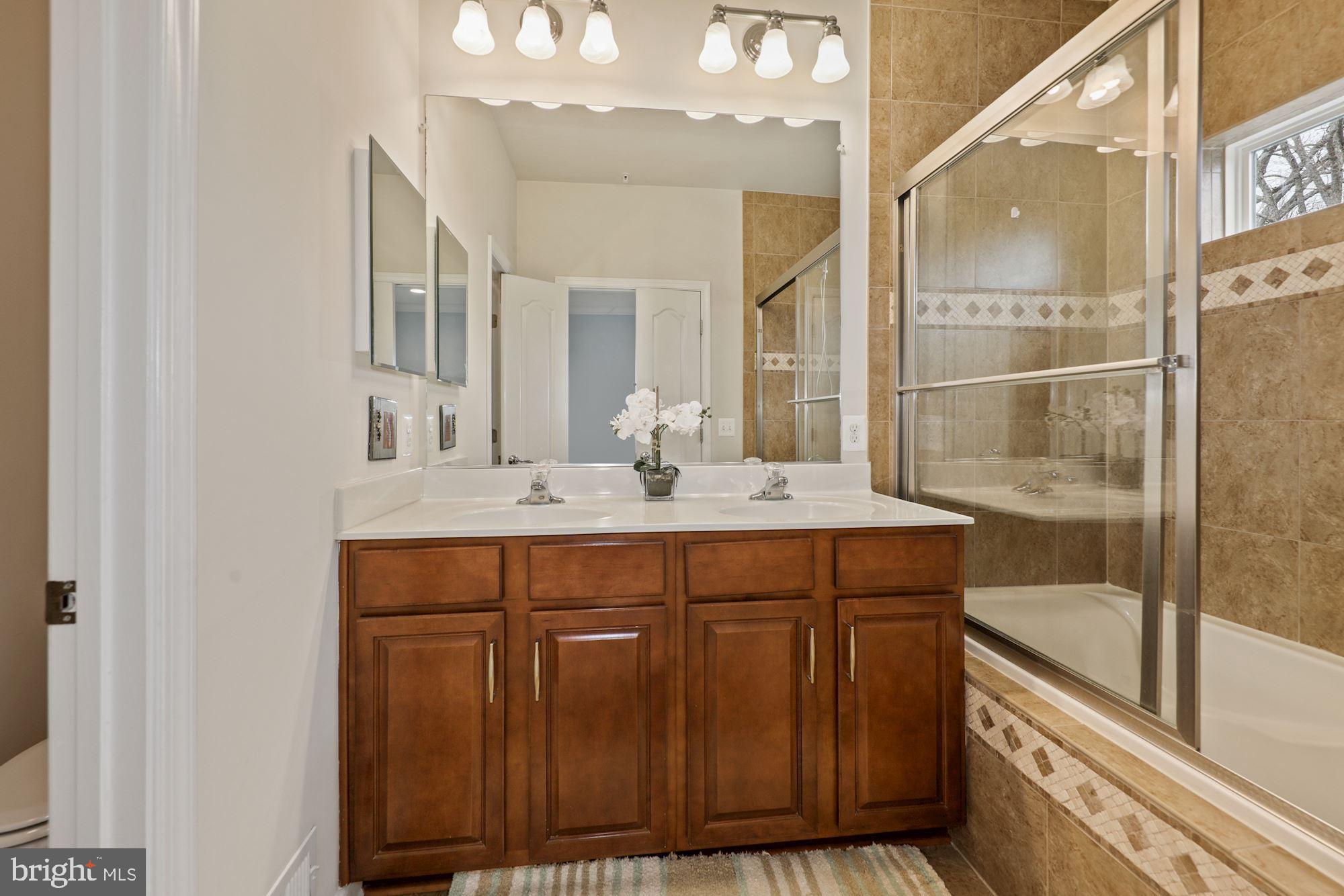 2103 Little Sorrel Way Silver Spring, MD 20902 - Photo 13 of 20 Main Bath