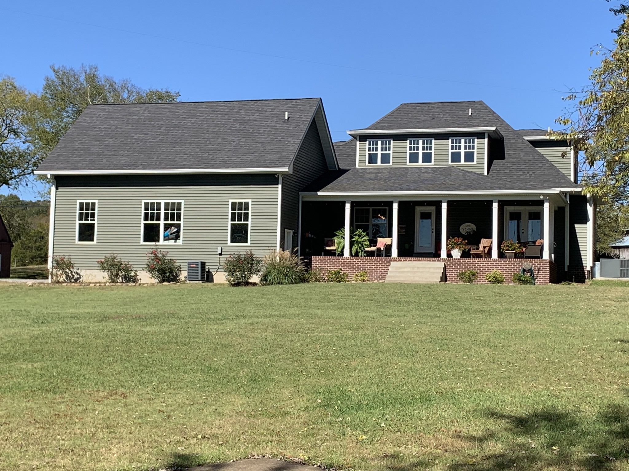4275 Cairo Bend Road Lebanon, TN 37087 - Photo 6 of 41 a front view of a house with a yard