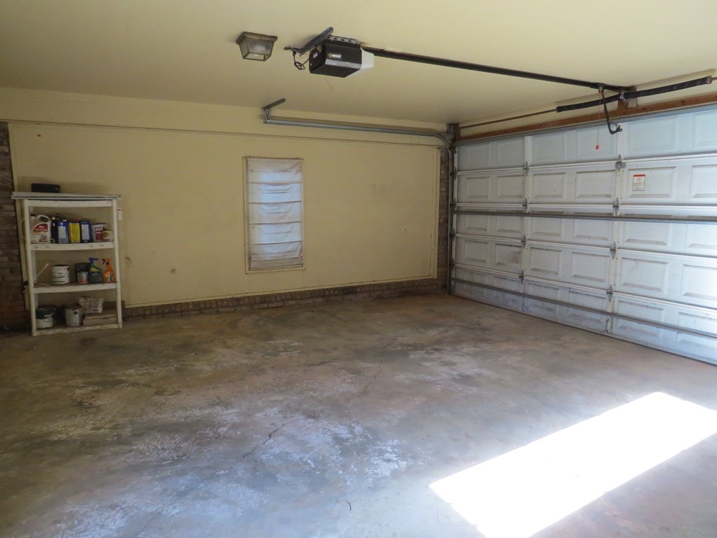 1208 North Ridge Drive Lexington, GA 40509 - Photo 18 of 20 Double garage