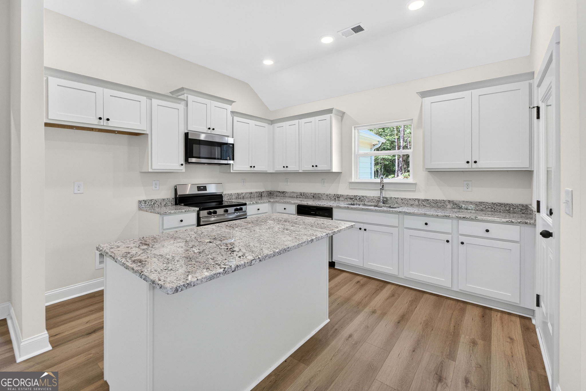 271 Russellville Road Forsyth, GA 31029 - Photo 8 of 34