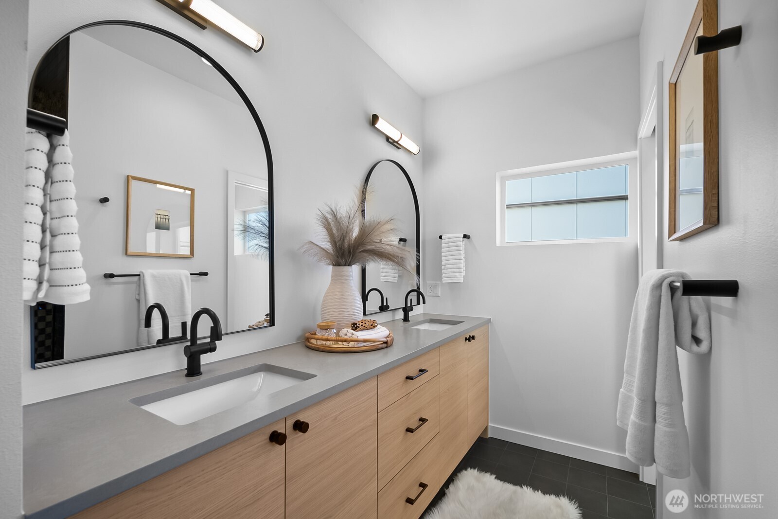 505 11th Avenue East Seattle, WA 98102 - Photo 16 of 33