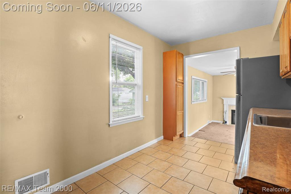 3130 Chestnut Street Dearborn, MI 48124 - Photo 9 of 30