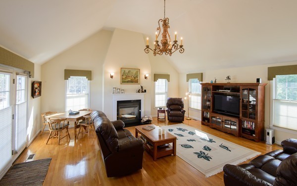 12 Stagecoach Road Lynnfield, MA 01940 - Photo 18 of 20 Gallery Image 18