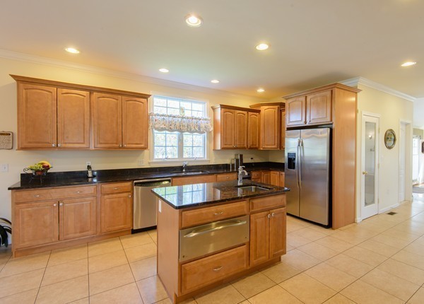 12 Stagecoach Road Lynnfield, MA 01940 - Photo 8 of 20 Gallery Image 8