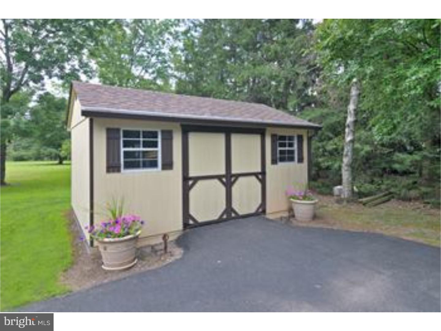 903 Ridge Road Telford, PA 18969 - Photo 4 of 25