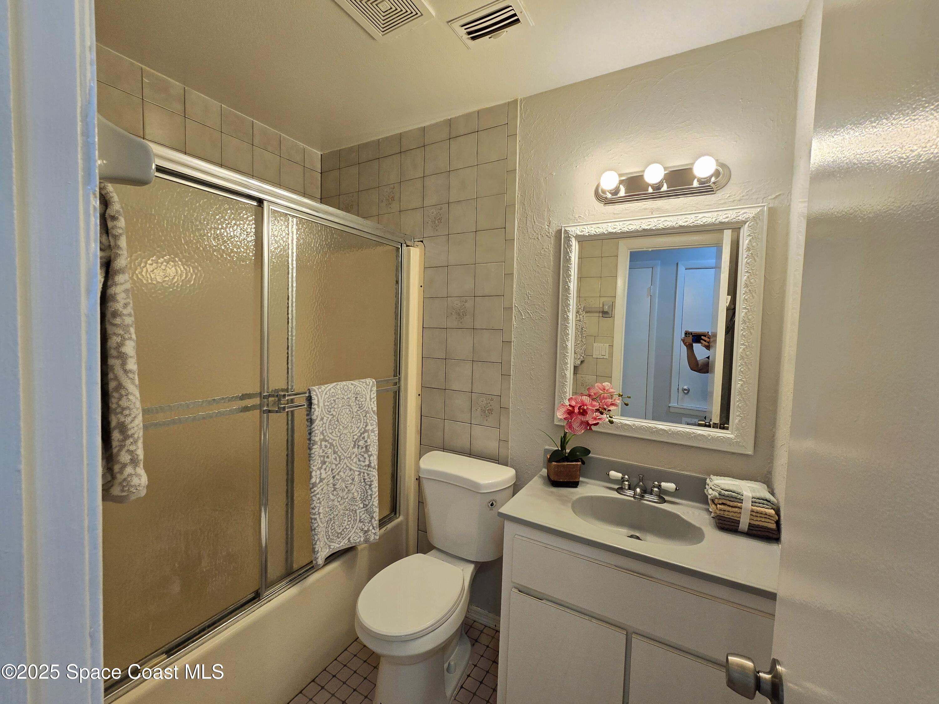 2872 Pennington Place Melbourne, FL 32935 - Photo 18 of 22 Main Bath